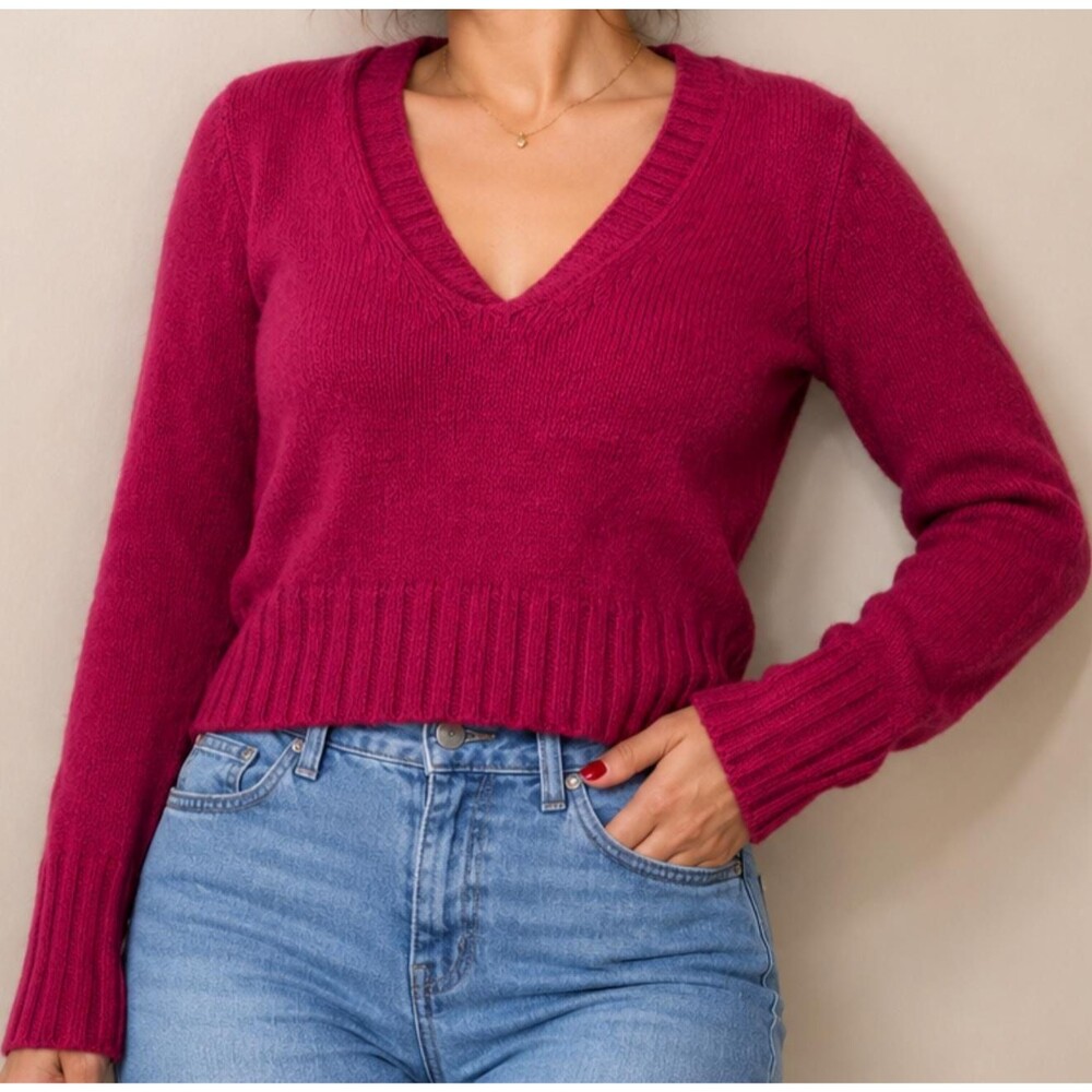 Vintage Next Era Women’s V-Neck Cropped Sweater – Raspberry Pink Knit – Medium